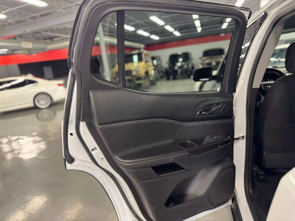 used 2023 GMC Acadia car, priced at $22,995