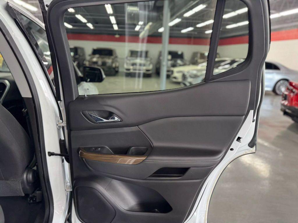 used 2023 GMC Acadia car, priced at $22,995