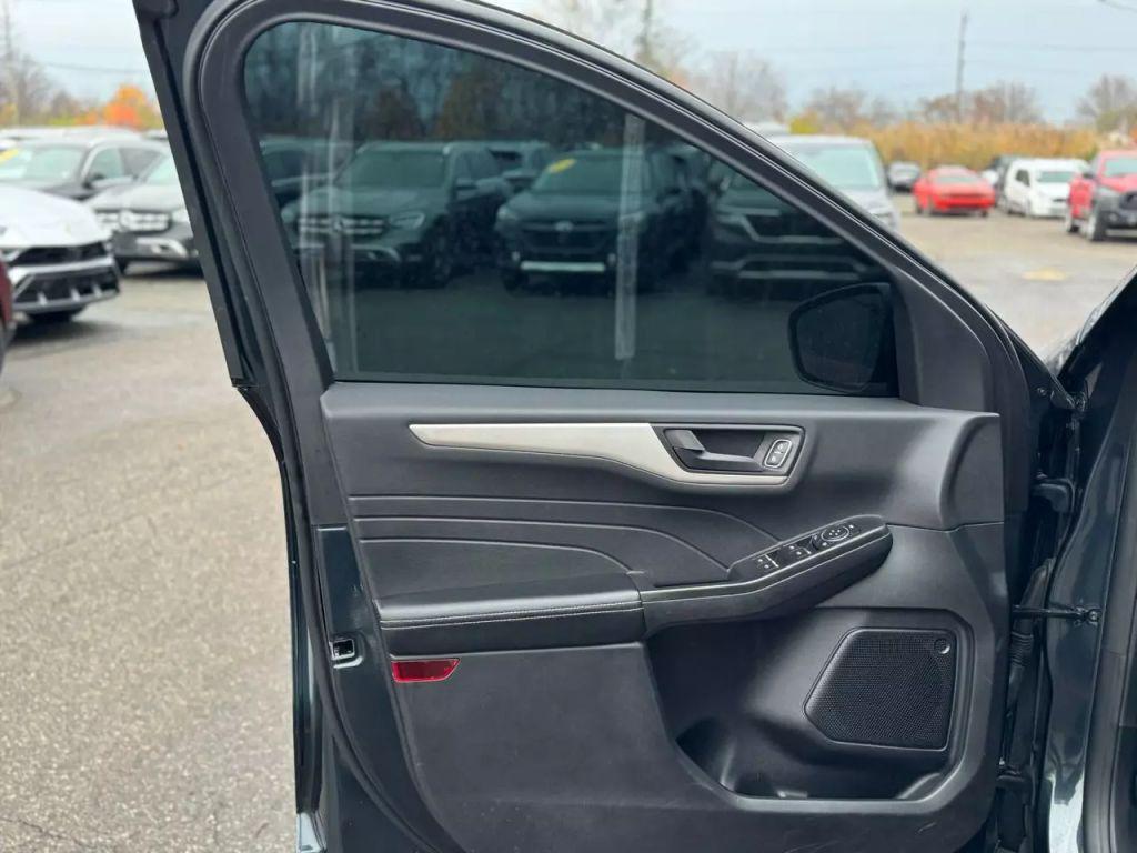 used 2022 Ford Escape car, priced at $18,995