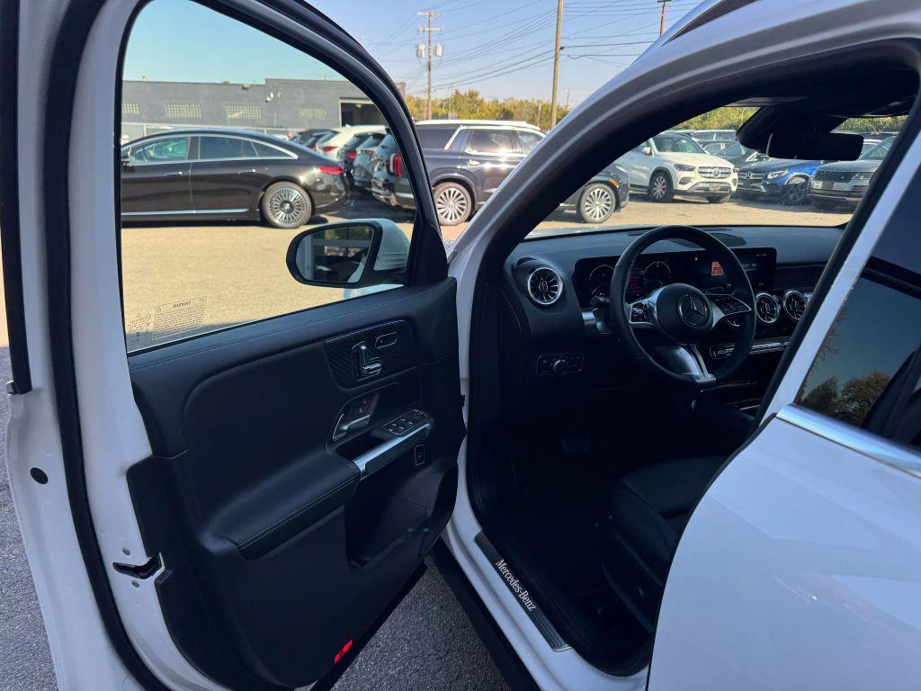 used 2024 Mercedes-Benz GLB 250 car, priced at $31,700