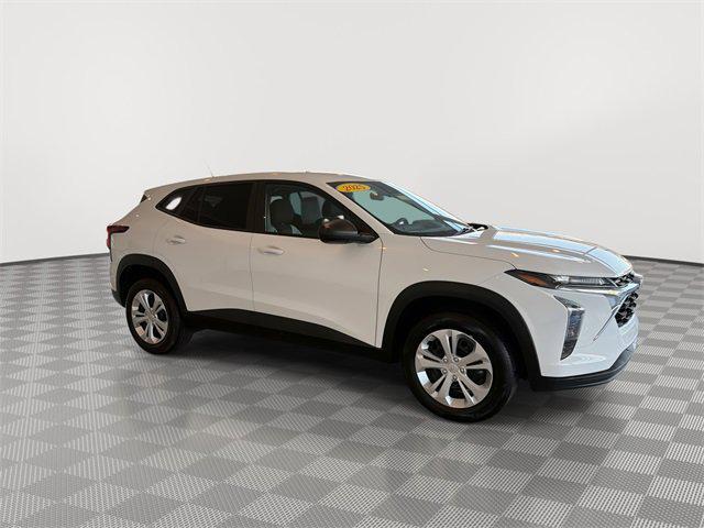 used 2025 Chevrolet Trax car, priced at $22,288