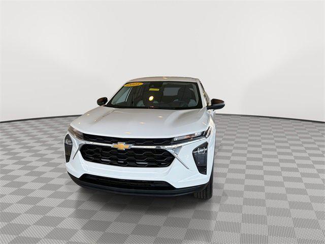 used 2025 Chevrolet Trax car, priced at $22,288
