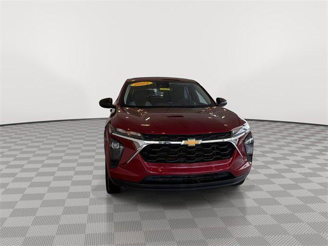 used 2025 Chevrolet Trax car, priced at $22,288