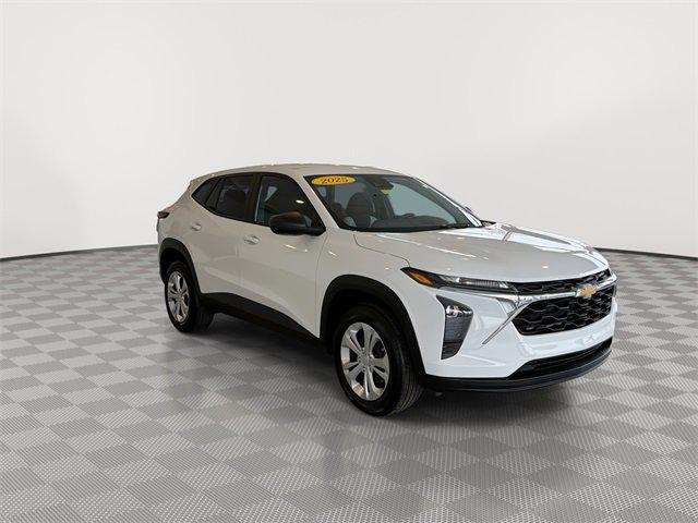 used 2025 Chevrolet Trax car, priced at $22,288