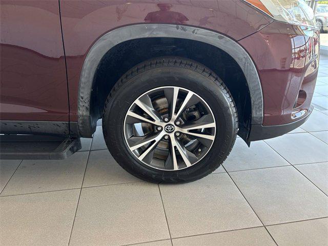 used 2019 Toyota Highlander car, priced at $31,989
