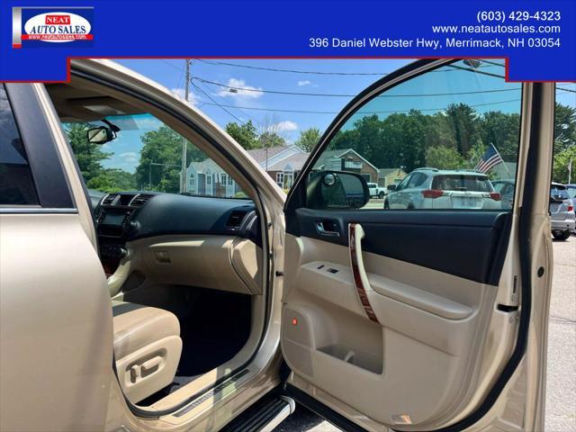 used 2013 Toyota Highlander car, priced at $13,495