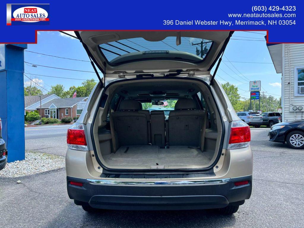 used 2013 Toyota Highlander car, priced at $13,495