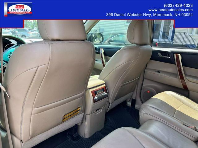 used 2013 Toyota Highlander car, priced at $13,495