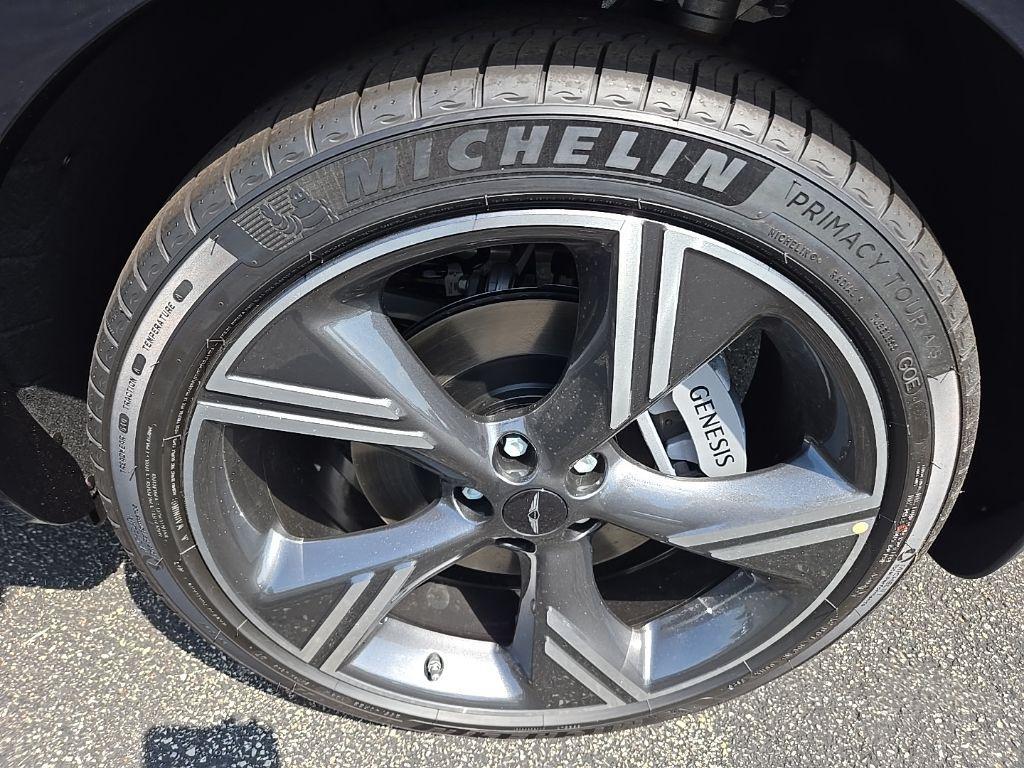 new 2025 Genesis GV80 car, priced at $82,770