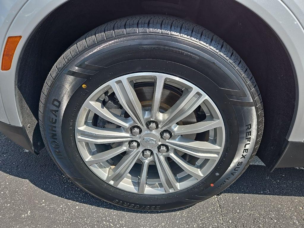 used 2018 Cadillac XT5 car, priced at $21,610