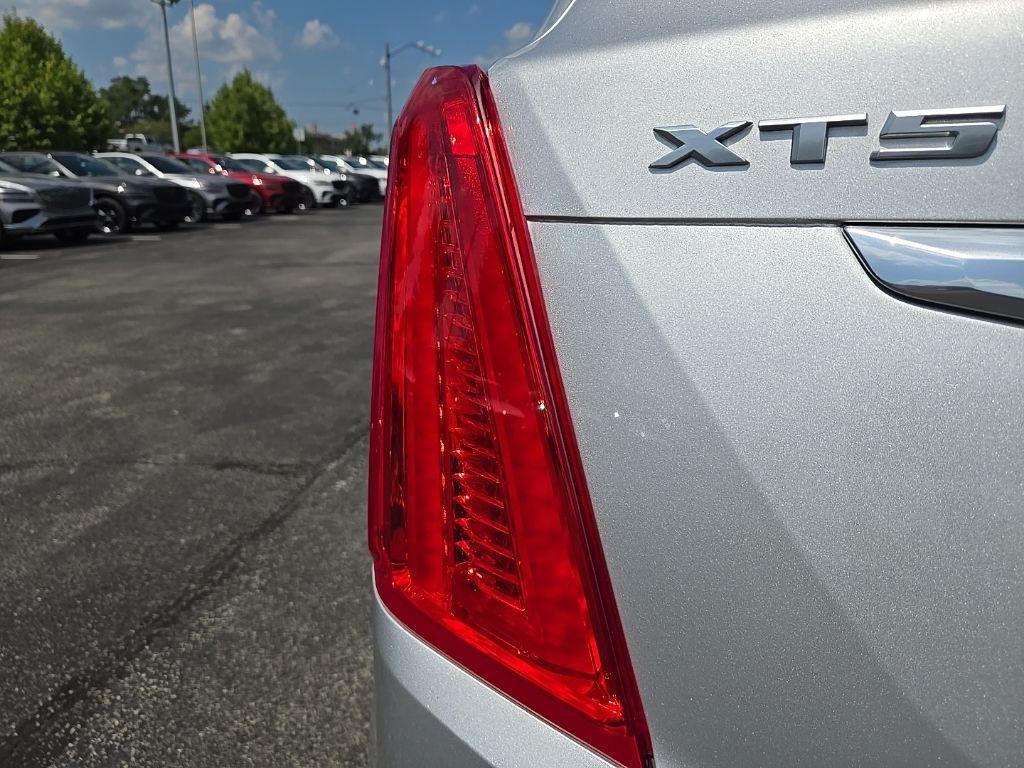 used 2018 Cadillac XT5 car, priced at $21,610