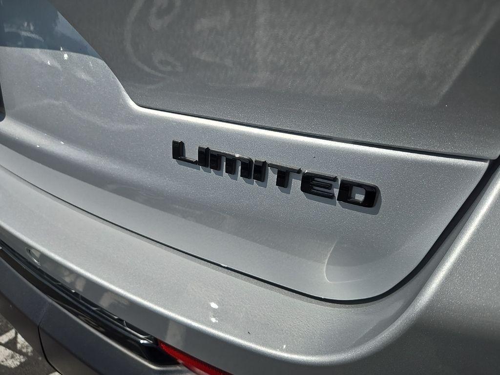 used 2024 Jeep Grand Cherokee L car, priced at $40,776