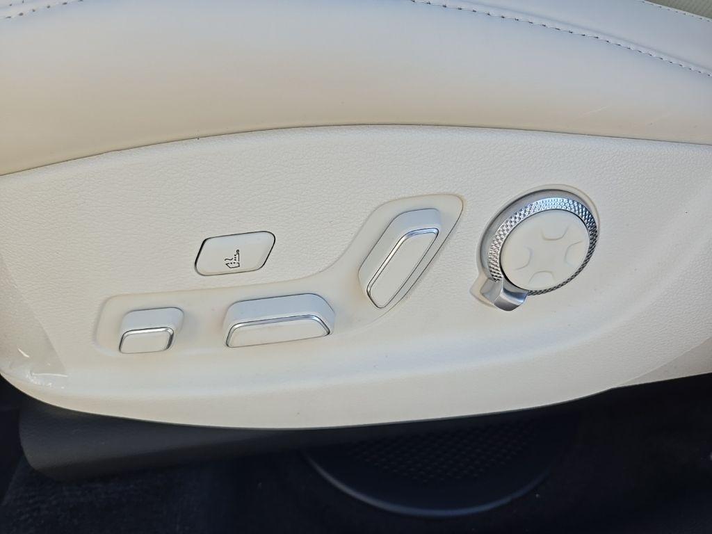 new 2025 Genesis GV80 car, priced at $82,789