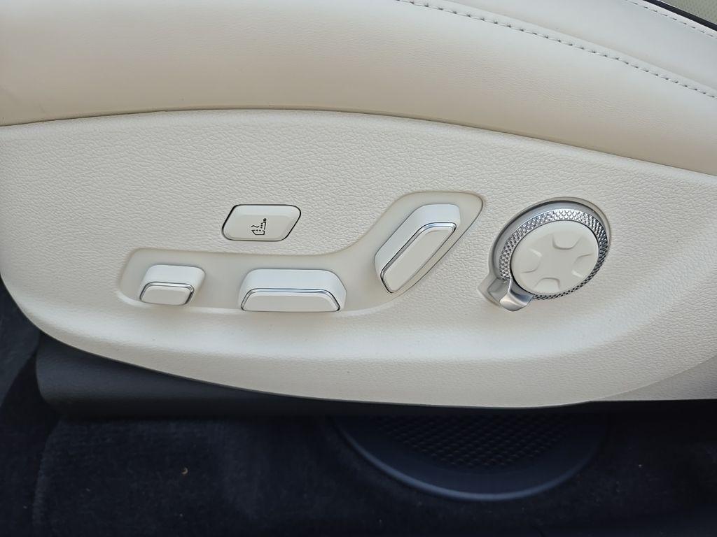 new 2025 Genesis GV80 car, priced at $82,924