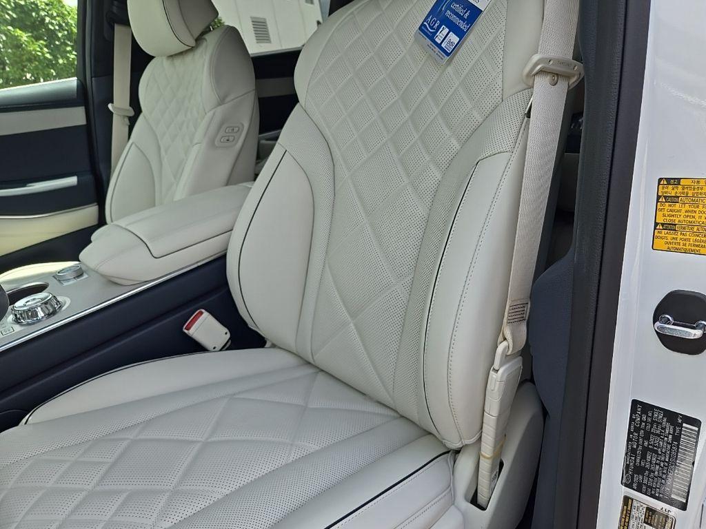 new 2025 Genesis GV80 car, priced at $82,924