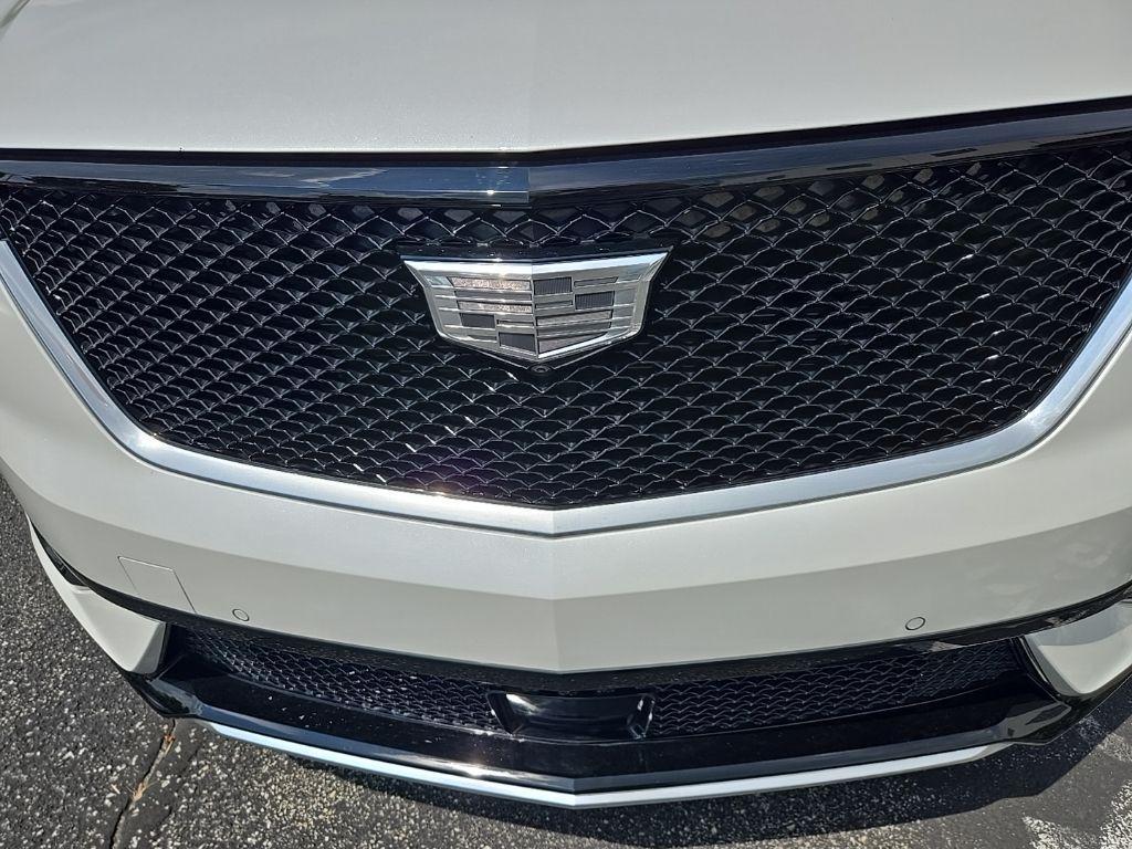 used 2022 Cadillac XT6 car, priced at $41,369