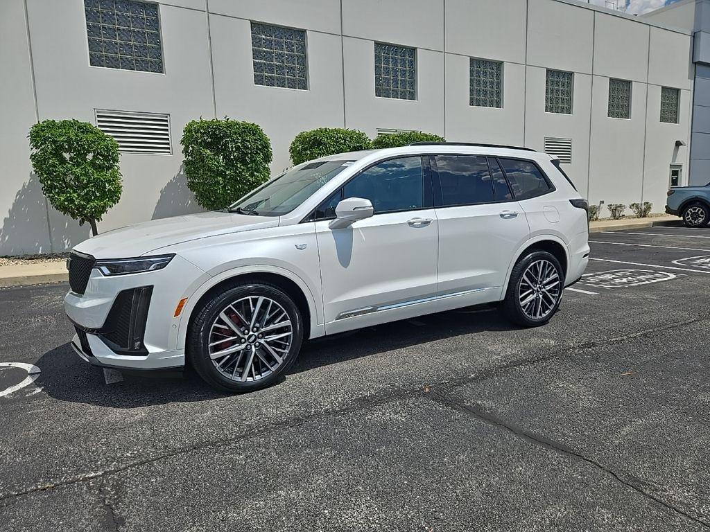 used 2022 Cadillac XT6 car, priced at $41,369