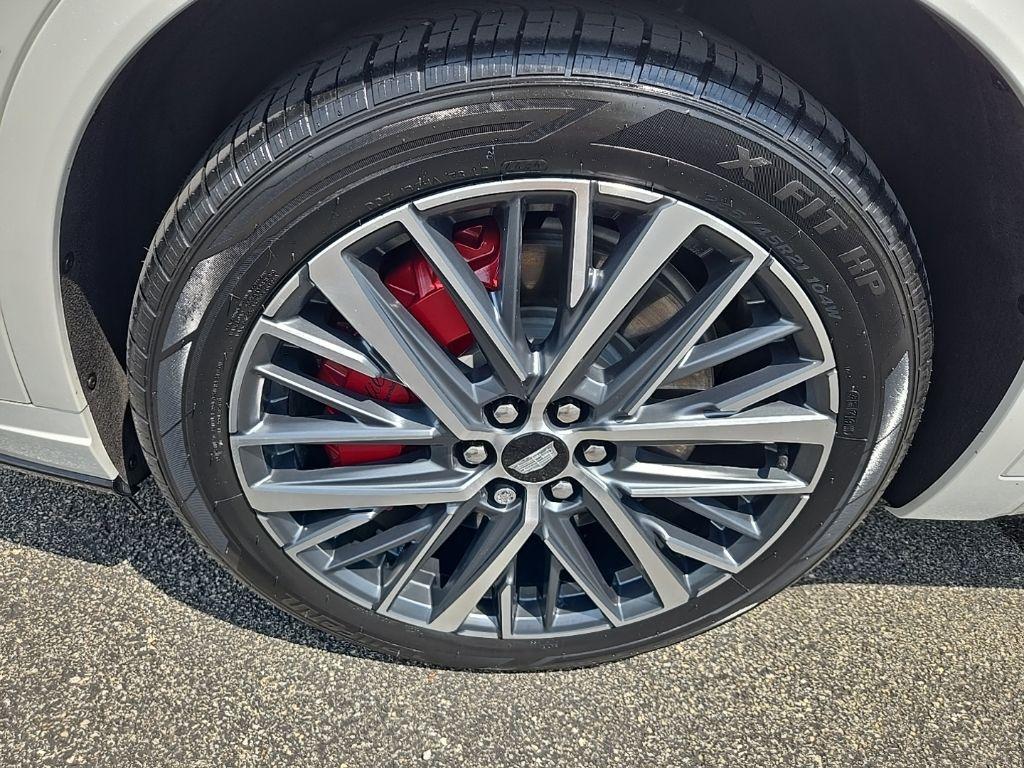 used 2022 Cadillac XT6 car, priced at $41,369