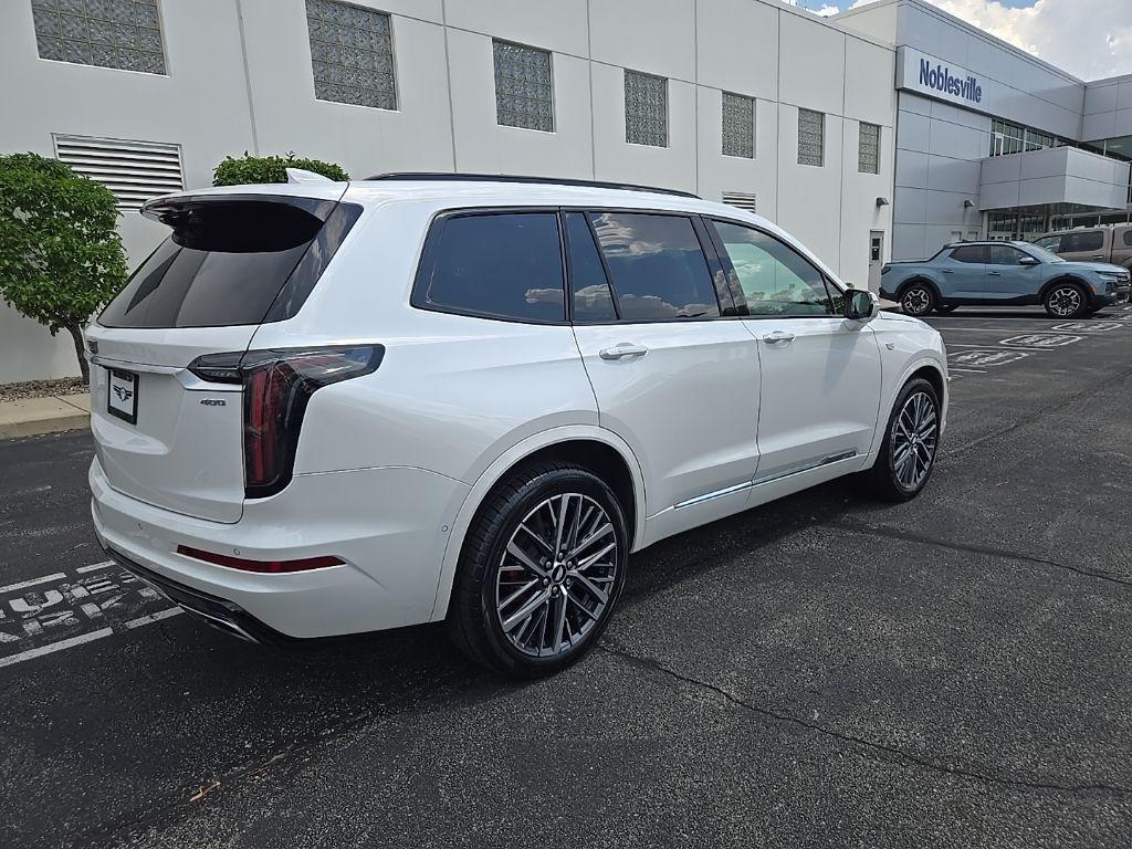 used 2022 Cadillac XT6 car, priced at $41,369