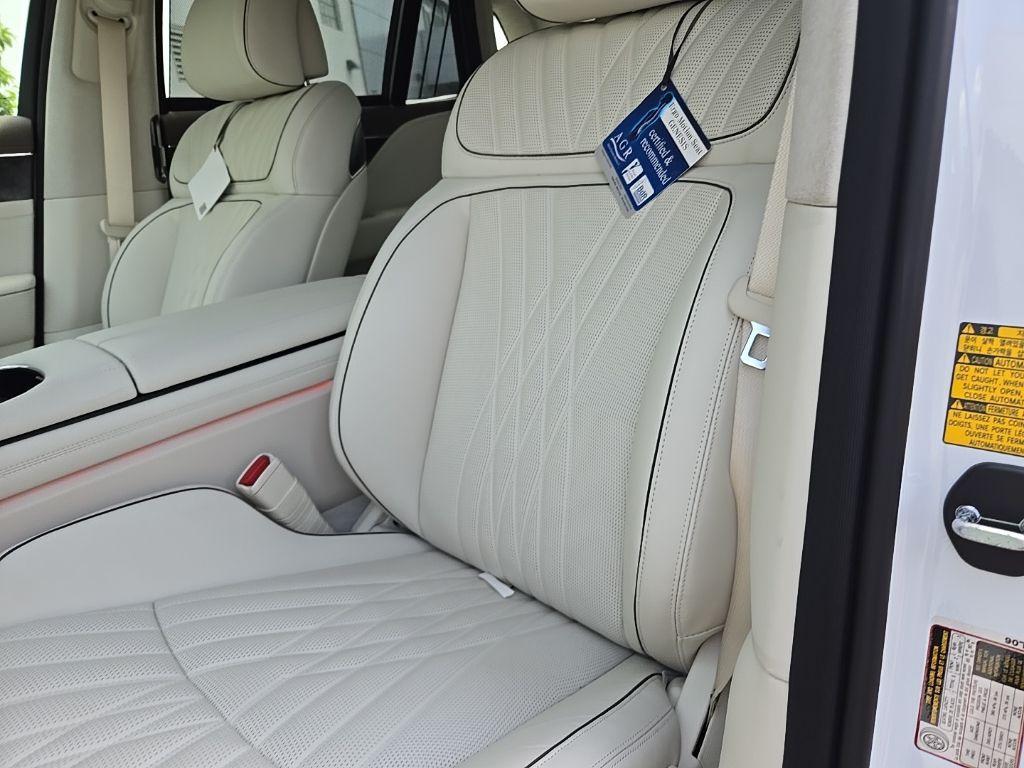 new 2025 Genesis G90 car, priced at $102,405
