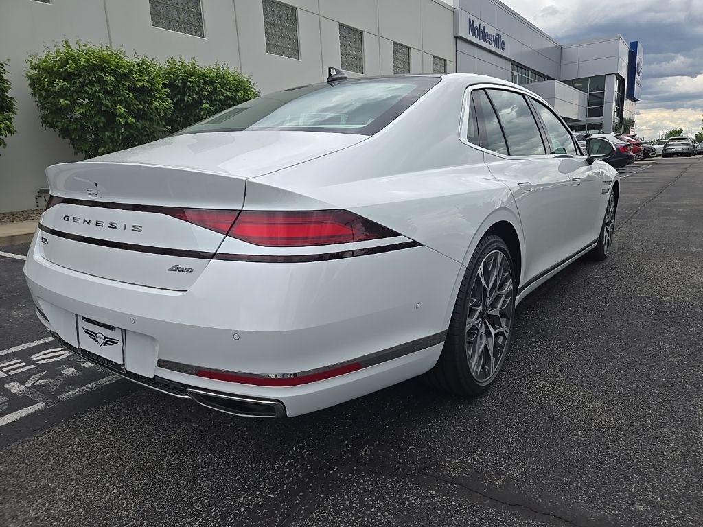 new 2025 Genesis G90 car, priced at $102,405