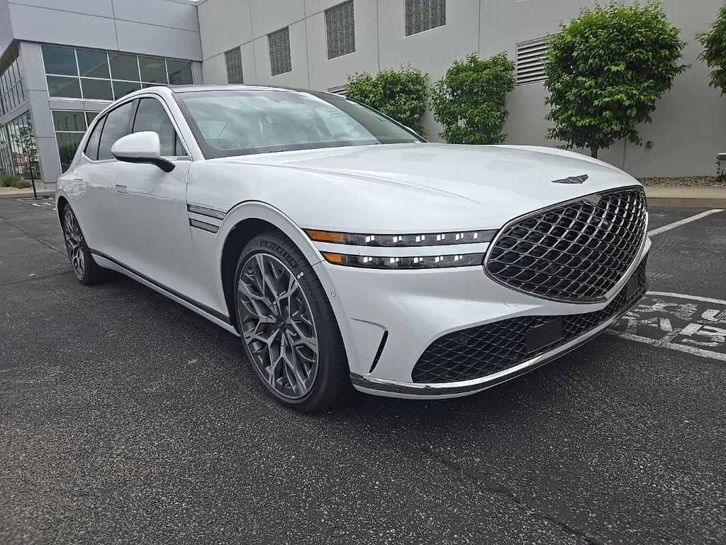 new 2025 Genesis G90 car, priced at $102,405