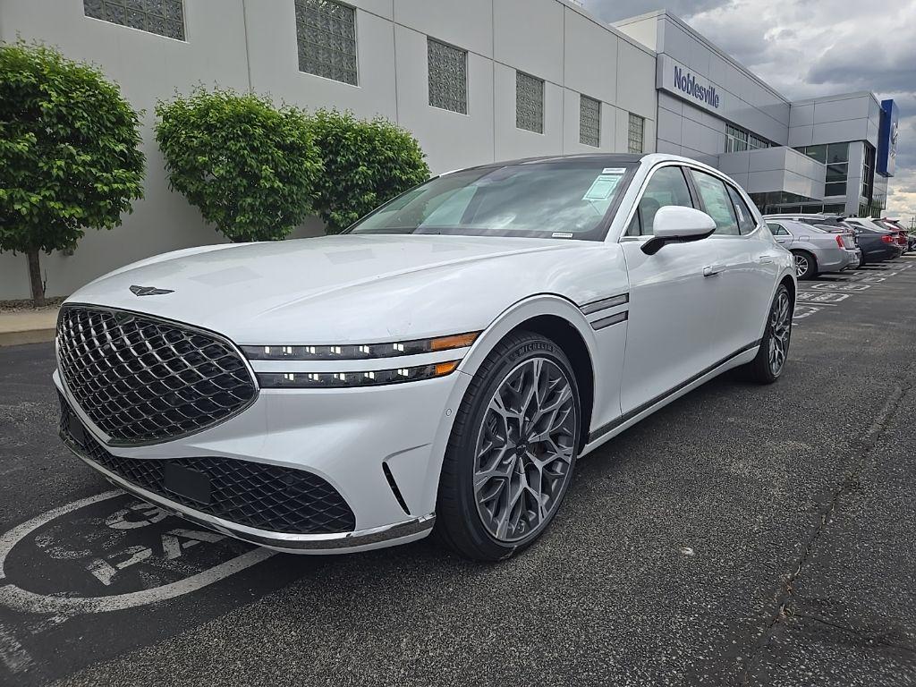 new 2025 Genesis G90 car, priced at $102,405