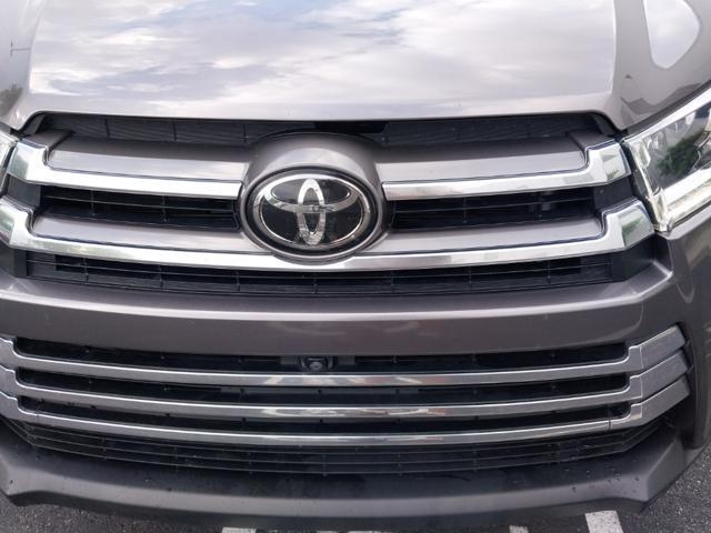 used 2019 Toyota Highlander car, priced at $31,364