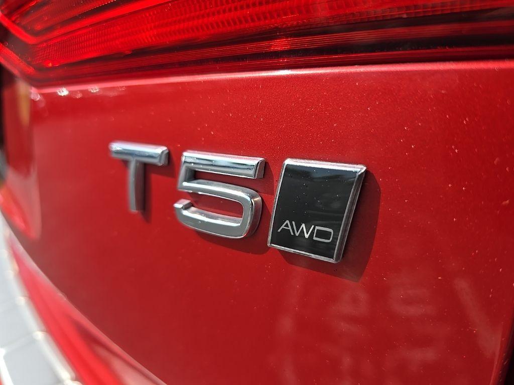 used 2018 Volvo XC60 car, priced at $18,989