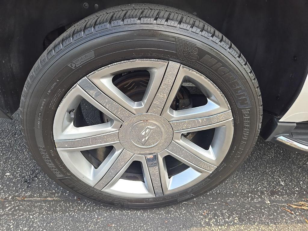 used 2017 Cadillac Escalade car, priced at $27,397