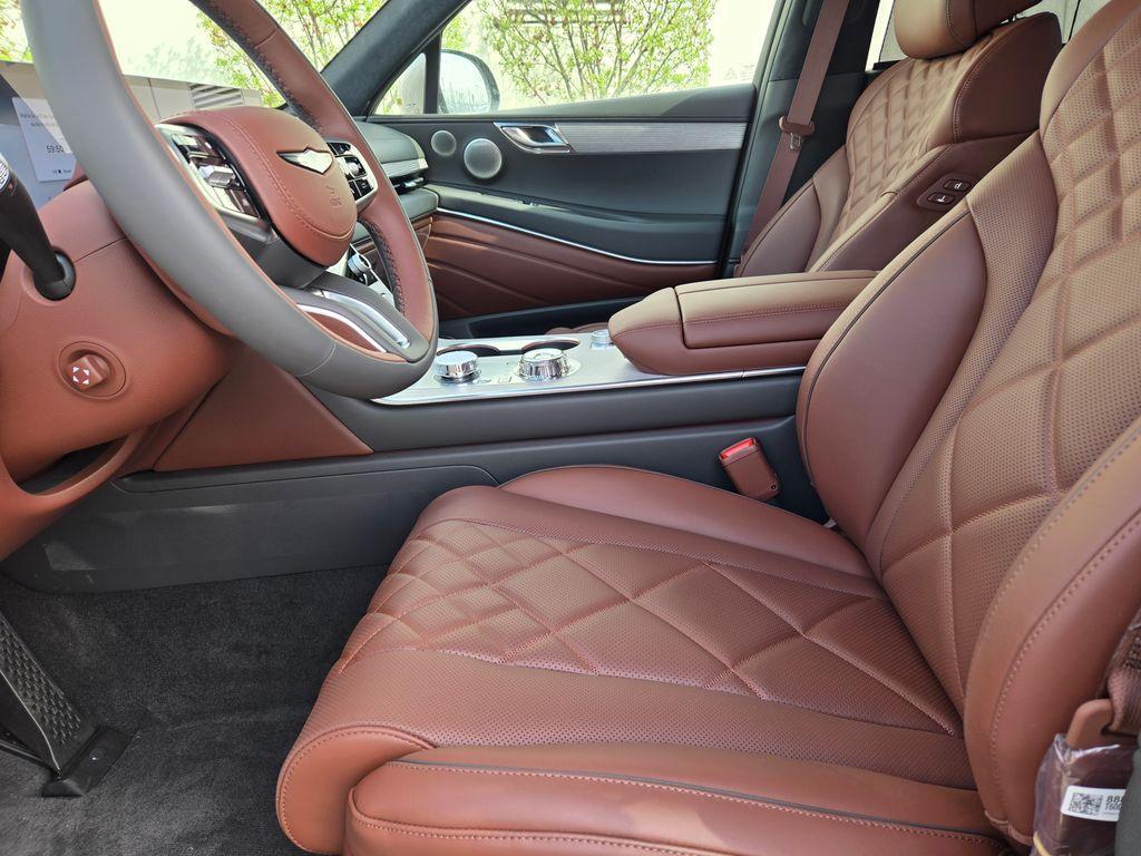 new 2025 Genesis GV80 car, priced at $82,864