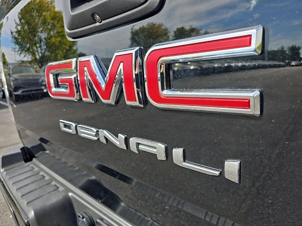 used 2022 GMC Canyon car, priced at $37,794