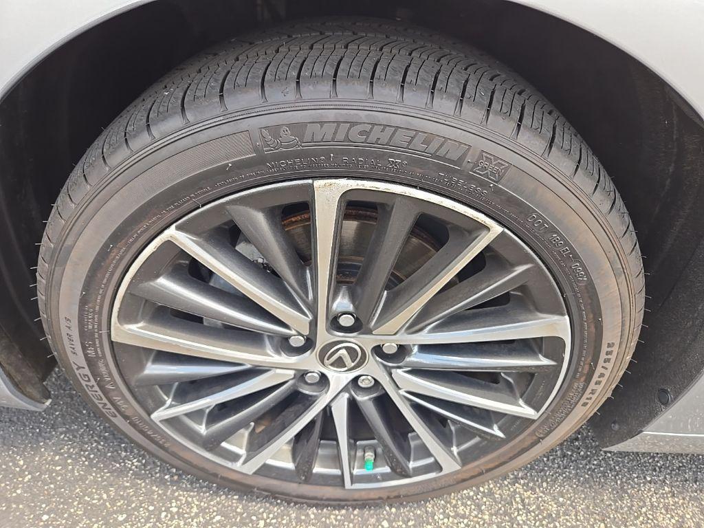 used 2022 Lexus ES 350 car, priced at $36,053