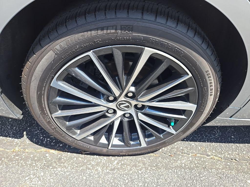 used 2022 Lexus ES 350 car, priced at $36,053