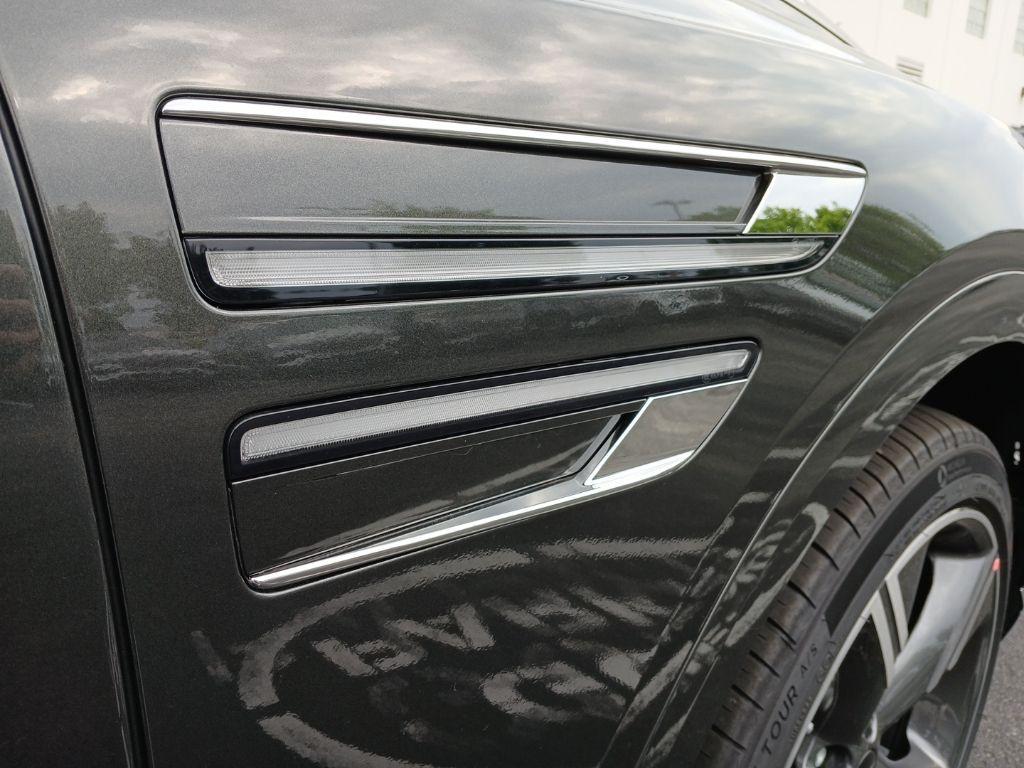 new 2025 Genesis GV80 car, priced at $82,864