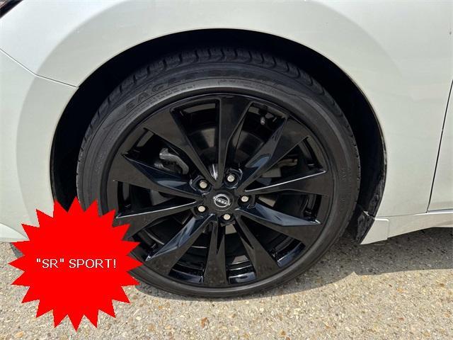 used 2023 Nissan Maxima car, priced at $29,900
