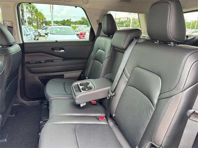 new 2025 Nissan Pathfinder car, priced at $41,900