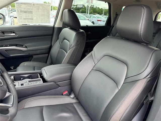 new 2025 Nissan Pathfinder car, priced at $41,900