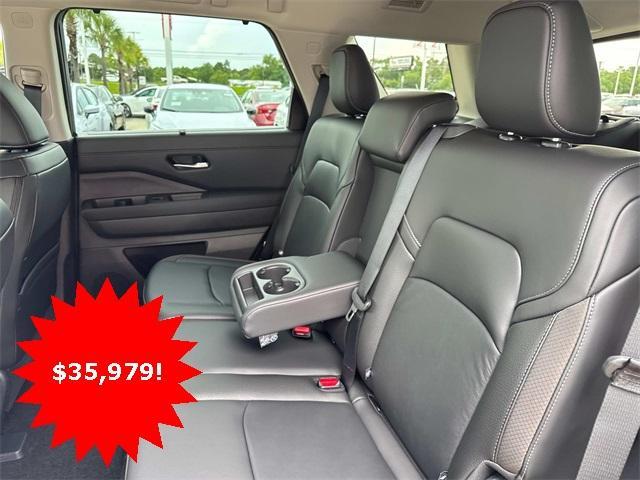 new 2025 Nissan Pathfinder car, priced at $35,979