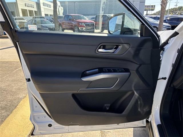 new 2025 Nissan Pathfinder car, priced at $41,600