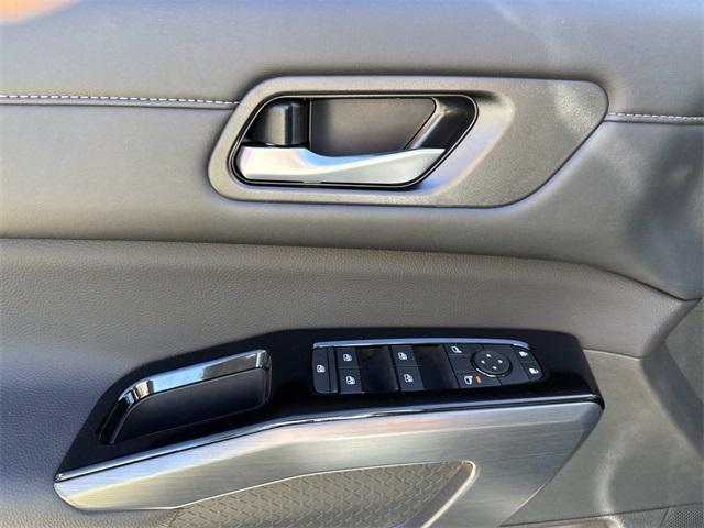 new 2025 Nissan Pathfinder car, priced at $41,600