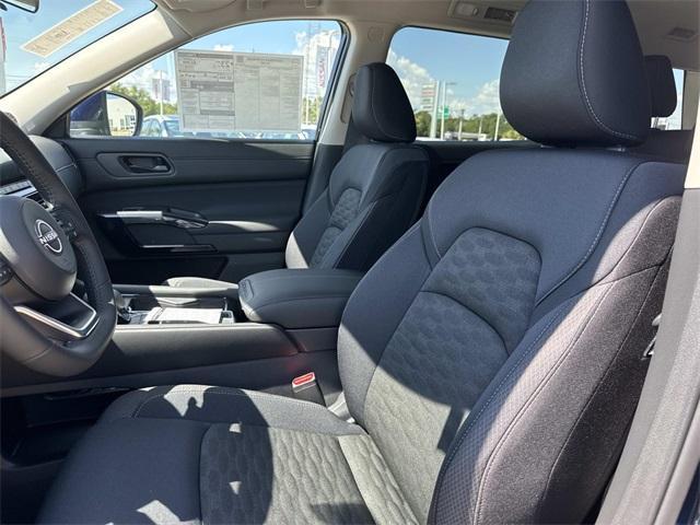 new 2025 Nissan Pathfinder car, priced at $39,500