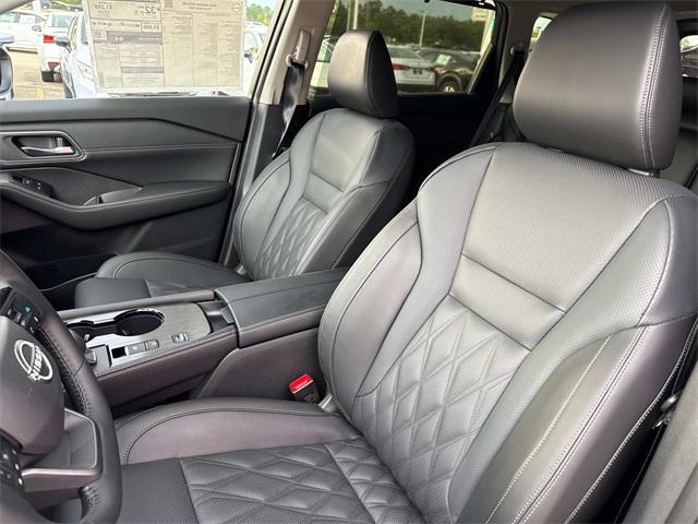 new 2025 Nissan Rogue car, priced at $41,900