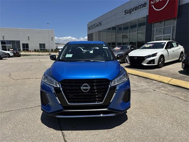 new 2025 Nissan Kicks Play car, priced at $23,300