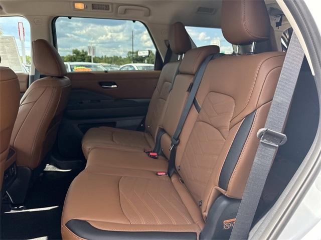 new 2025 Nissan Pathfinder car, priced at $45,900