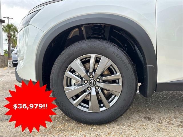 new 2025 Nissan Pathfinder car, priced at $38,469