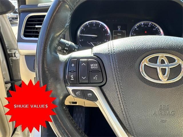 used 2015 Toyota Highlander car, priced at $18,700