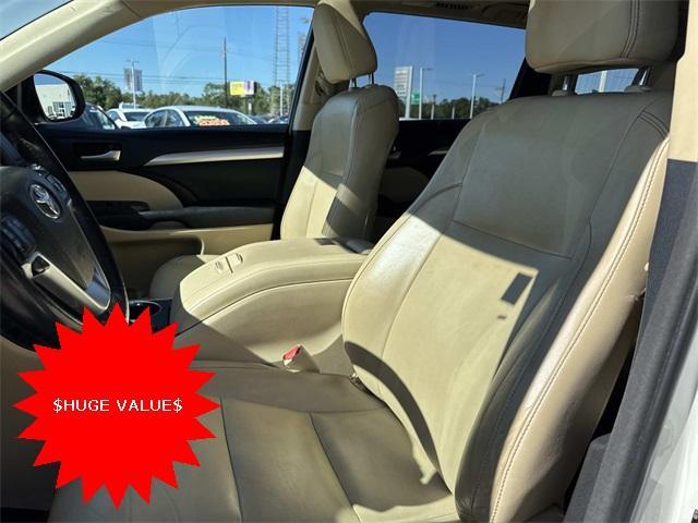 used 2015 Toyota Highlander car, priced at $18,700