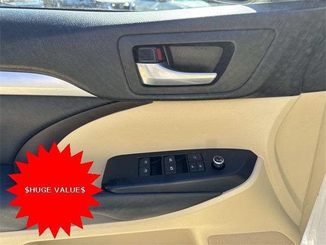 used 2015 Toyota Highlander car, priced at $18,700