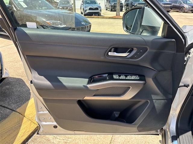 new 2025 Nissan Pathfinder car, priced at $48,500